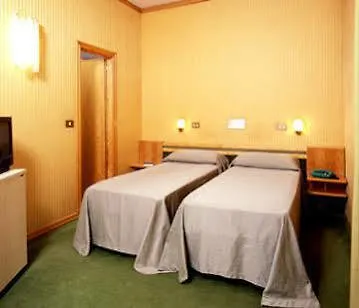 Pavia 3* روما