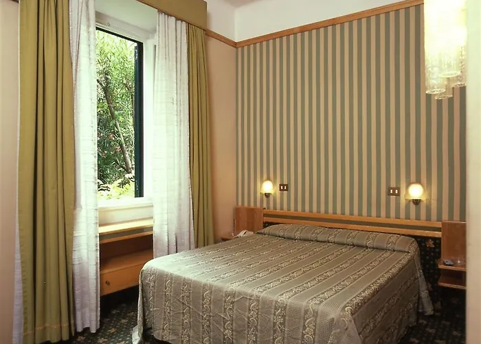 Pavia Hotel Roma