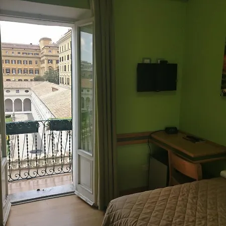 Hotel Pavia 3*