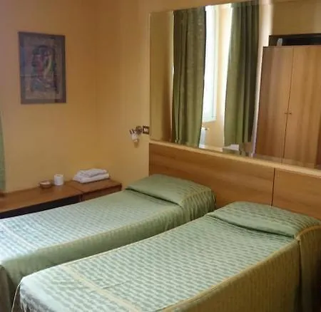 Hotel Pavia 3*