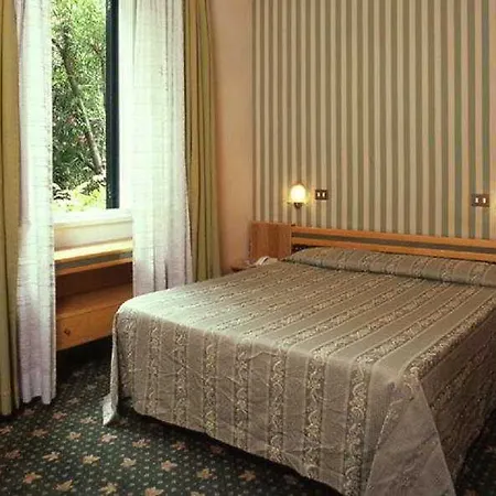 Pavia 3*