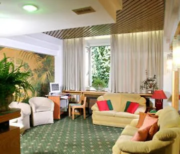 Pavia 3*